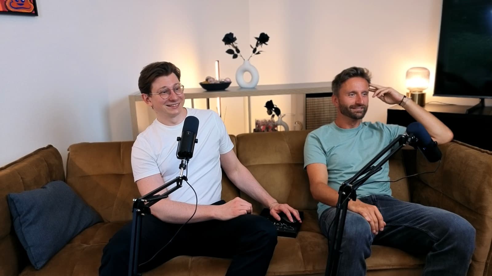 Kristof Konstantin und Sebastian Berloffa im Studio von Bricks & Bots